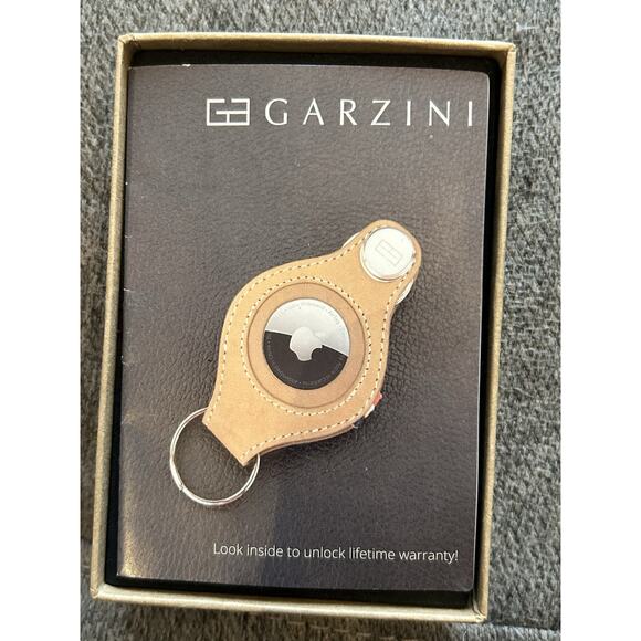 Garzini Accessories - NIB Garzini Apple Tag Leather Key Chain